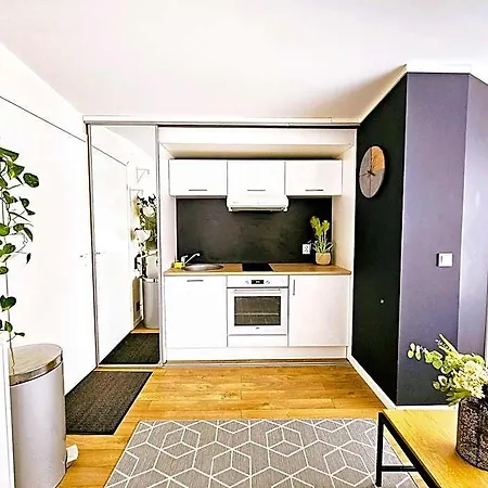 Hotell Cofy Rentals, A/c, Free Parking, Online Check-in! 3*