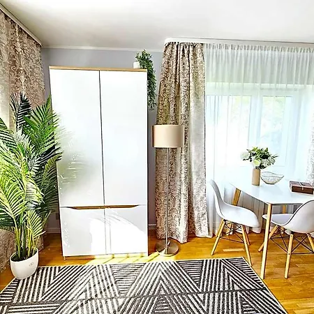 Cofy Rentals, A/c, Free Parking, Online Check-in! Hotel 3*